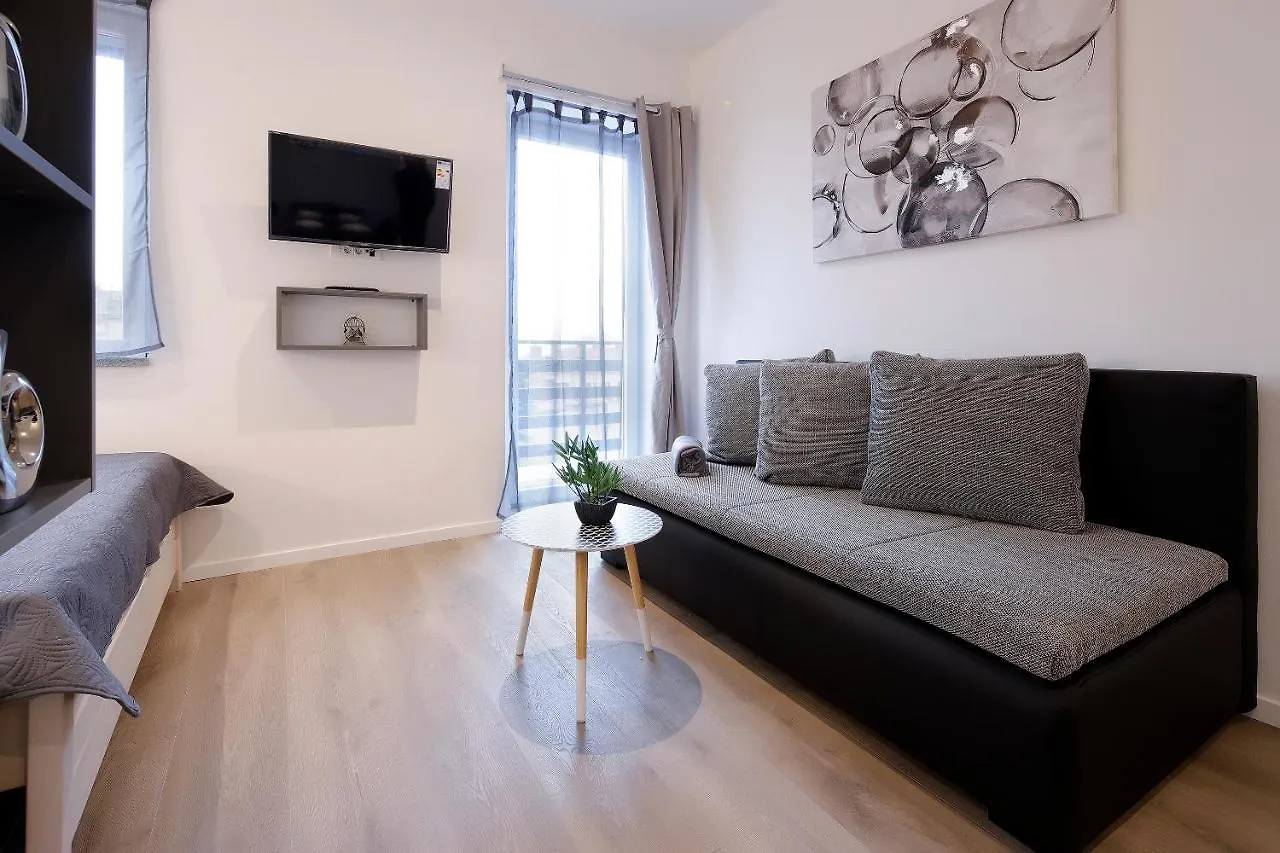 Apartments Zara Rijeka 0*,
