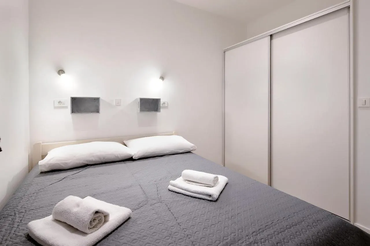 Apartments Zara Rijeka 0*,