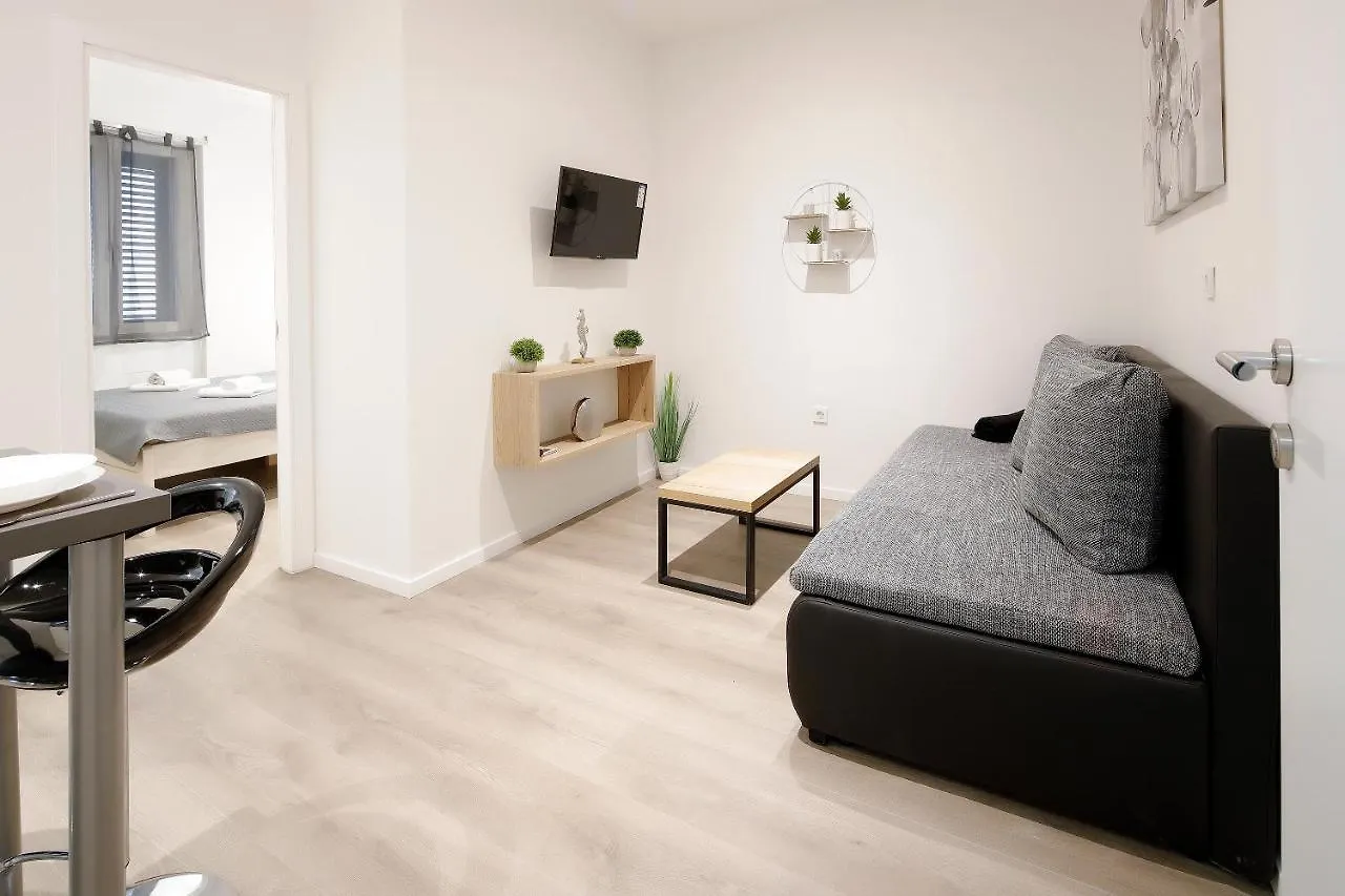 Apartments Zara Rijeka 0*,  Croatia